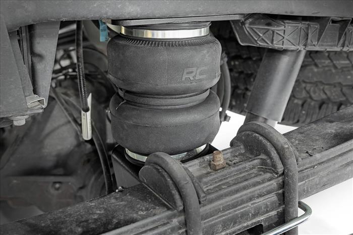 Air Spring Kit w/ compressor Ford F-250/F-350 Super Duty 4WD (2017-2026) Rough Country