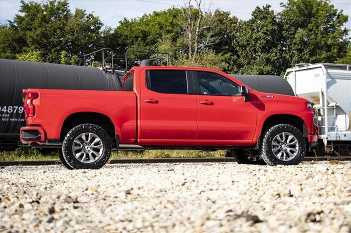 3.5 Inch Lift Kit N3 Struts Rear Mono Leaf Red Chevy Silverado 1500 (22-24) Rough Country