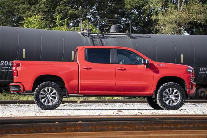 3.5 Inch Lift Kit M1 Struts/M1 Red Chevy Silverado 1500 2WD/4WD (2019-2024) Rough Country