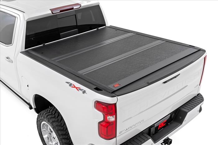 Hard Low Profile Bed Cover 5 Foot 10 Inch Bed Chevy/GMC Sierra 1500 (19-26)/Silverado 1500 (19-26) Rough Country