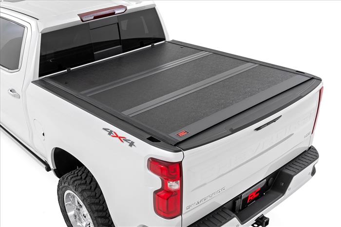 Hard Low Profile Bed Cover 6 Foot 7 Inch Bed Chevy/GMC Sierra 1500 (19-26)/Silverado 1500 (19-26) Rough Country