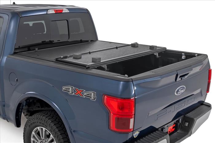 Hard Low Profile Bed Cover 5 Foot 7 Inch Bed Ford F-150 (15-20)/Raptor (17-20) Rough Country