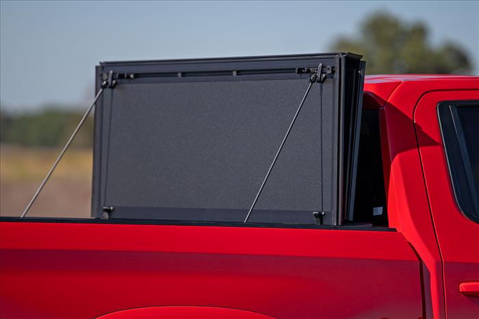 Hard Tri-Fold Flip Up Bed Cover 6 Foot 7 Inch Bed Chevy/GMC Sierra 1500 (19-26)/Silverado 1500 (19-26) Rough Country
