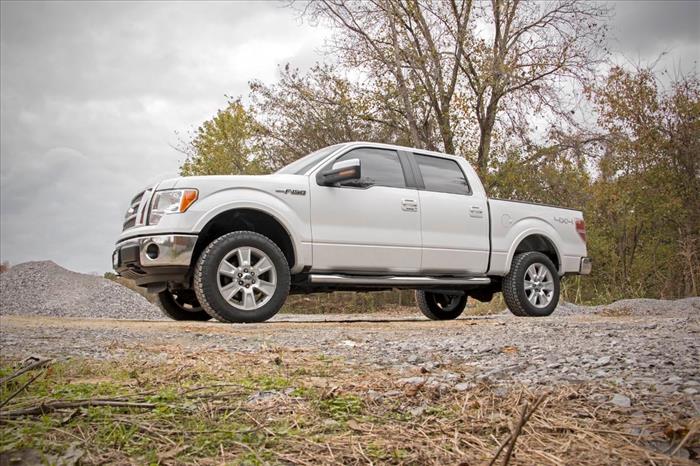 2 Inch leveling Kit Aluminum Ford F-150 2WD/4WD (2009-2013) Rough Country