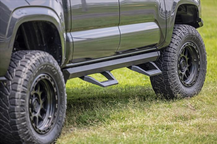 SRX2 Adj Aluminum Step Double Cab Toyota Tacoma 2WD/4WD (2005-2023) Rough Country