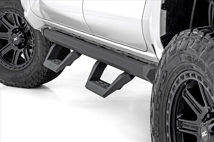 SRX2 Adjustable Aluminum Steps Double Cab Toyota Tacoma 2WD/4WD (24-26) Rough Country