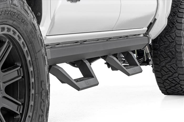 SRX2 Adjustable Aluminum Steps Double Cab Toyota Tacoma 2WD/4WD (24-26) Rough Country