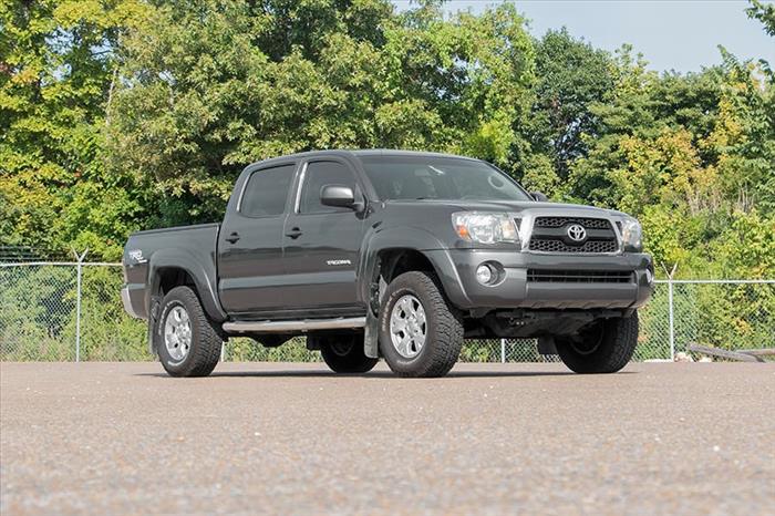 2 Inch Leveling Kit Aluminum Red Toyota Tacoma 2WD/4WD (2005-2023) Rough Country