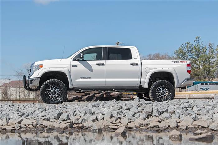 6 Inch Lift Kit M1 Struts/M1 Toyota Tundra 4WD (2016-2021) Rough Country