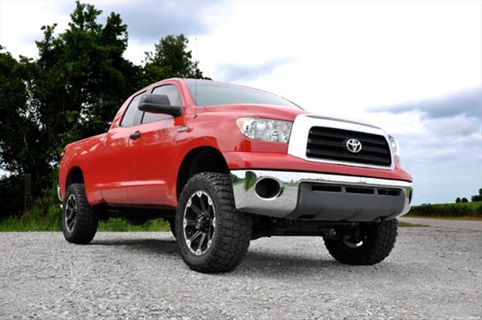 4.5 Inch Lift Kit N3 Struts Toyota Tundra 4WD (2007-2015) Rough Country