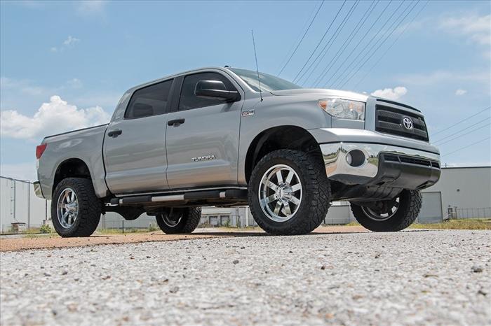 3.5 Inch Lift Kit Vertex/V2 Toyota Tundra 4WD (2007-2021) Rough Country