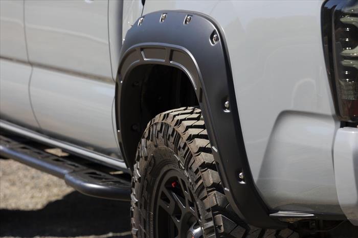 Fender Flares Defender 1D6 Silver Sky Metallic Toyota Tacoma (16-23) Rough Country