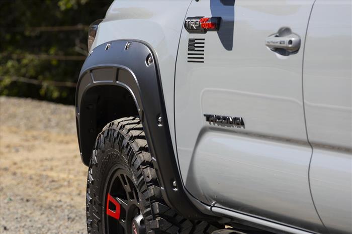 Fender Flares Defender 1D6 Silver Sky Metallic Toyota Tacoma (16-23) Rough Country