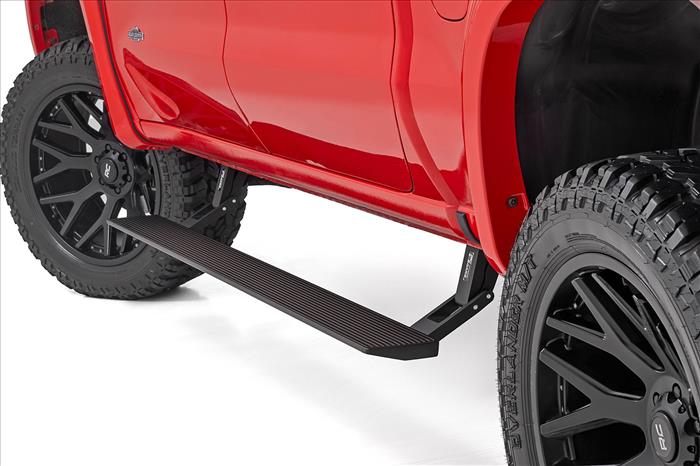 Power Running Boards Dual Electric Motor Crew Cab Silverado/Sierra 1500/2500HD/3500HD (19-26) Rough Country