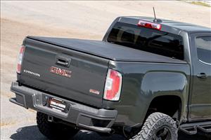 Soft Tri-Fold Bed Cover 5 Foot Bed Chevy/GMC Canyon/Colorado 2WD/4WD (15-22) Rough Country