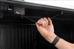 Hard Low Profile Bed Cover 6 Foot 7 Inch Bed Ford F-150 2WD/4WD (2015-2020) Rough Country