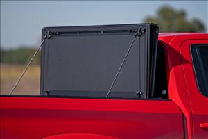 Hard Tri-Fold Flip Up Bed Cover 6 Foot 7 Inch Bed Chevy/GMC Sierra 1500 (19-26)/Silverado 1500 (19-26) Rough Country