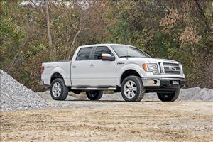 2 Inch Lift Kit M1 Struts/M1 Ford F-150 4WD (2009-2013) Rough Country