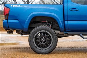 Vertex 2.5 Reservoir Rear Shocks 6-7 Inch Toyota Tacoma 2WD/4WD (2005-2023) Rough Country