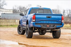 Vertex 2.5 Reservoir Rear Shocks 6-7 Inch Toyota Tacoma 2WD/4WD (2005-2023) Rough Country