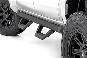 SRX2 Adjustable Aluminum Steps Double Cab Toyota Tacoma 2WD/4WD (24-26) Rough Country