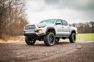 4 Inch Lift Kit M1 Struts/M1 Toyota Tacoma 2WD/4WD (2016-2023) Rough Country