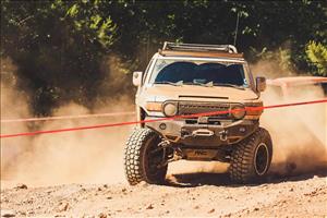 6 Inch Lift Kit Toyota FJ Cruiser 2WD/4WD (2007-2009) Rough Country