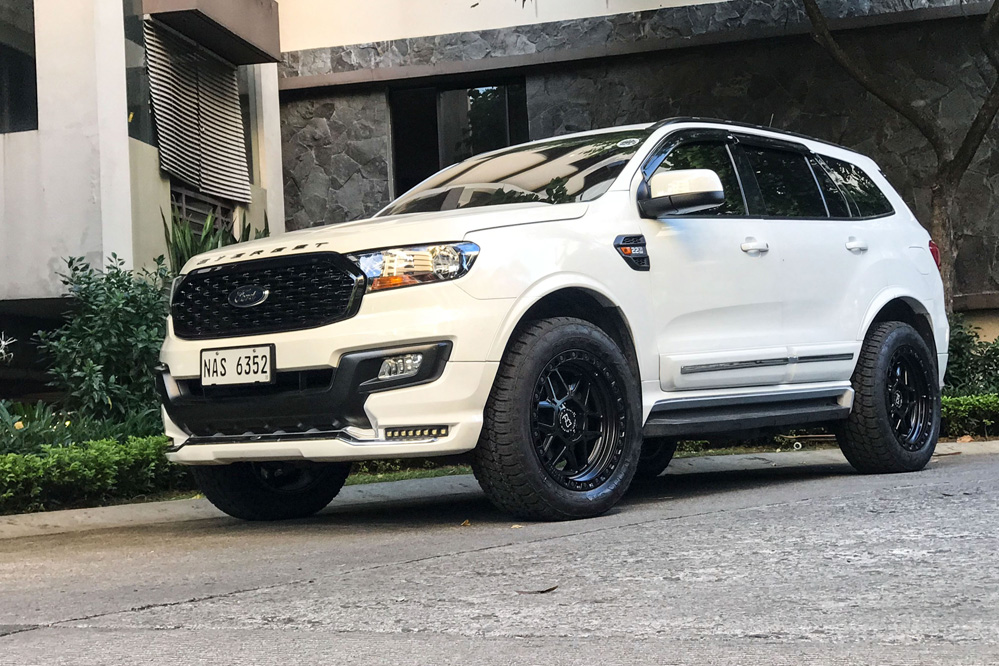 Ford Everest Black Rhino Kelso