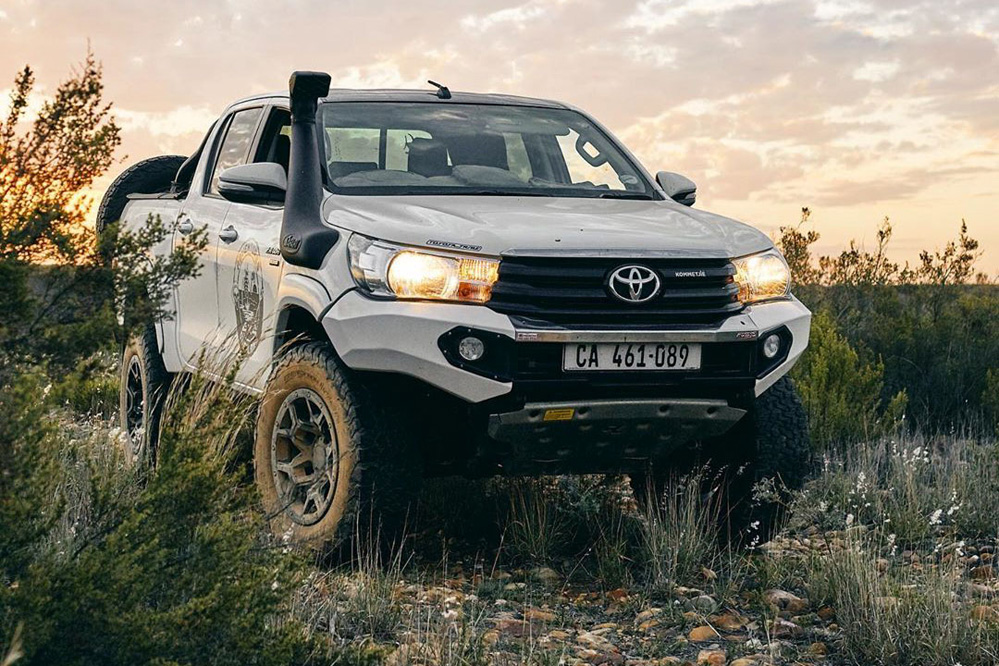 Toyota Hilux Black Rhino Overland