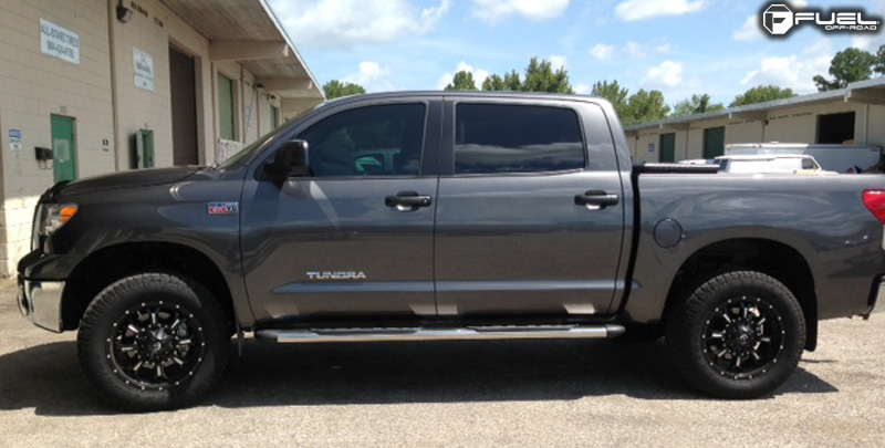 Toyota Tundra Fuel 1-Piece Wheels Krank - D517
