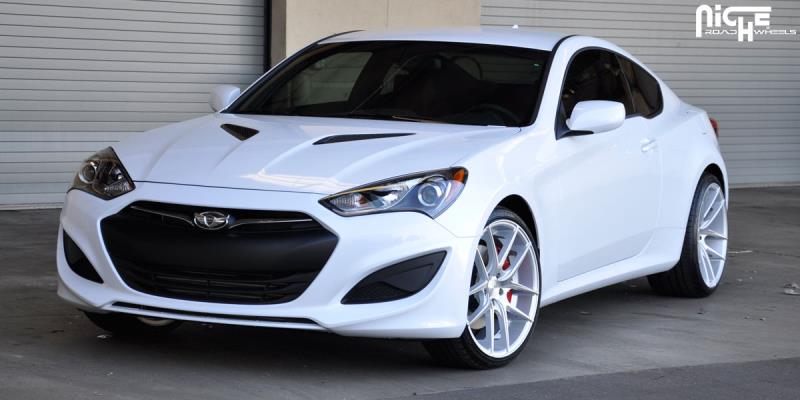 Hyundai Genesis Niche Sport Series Targa - M131